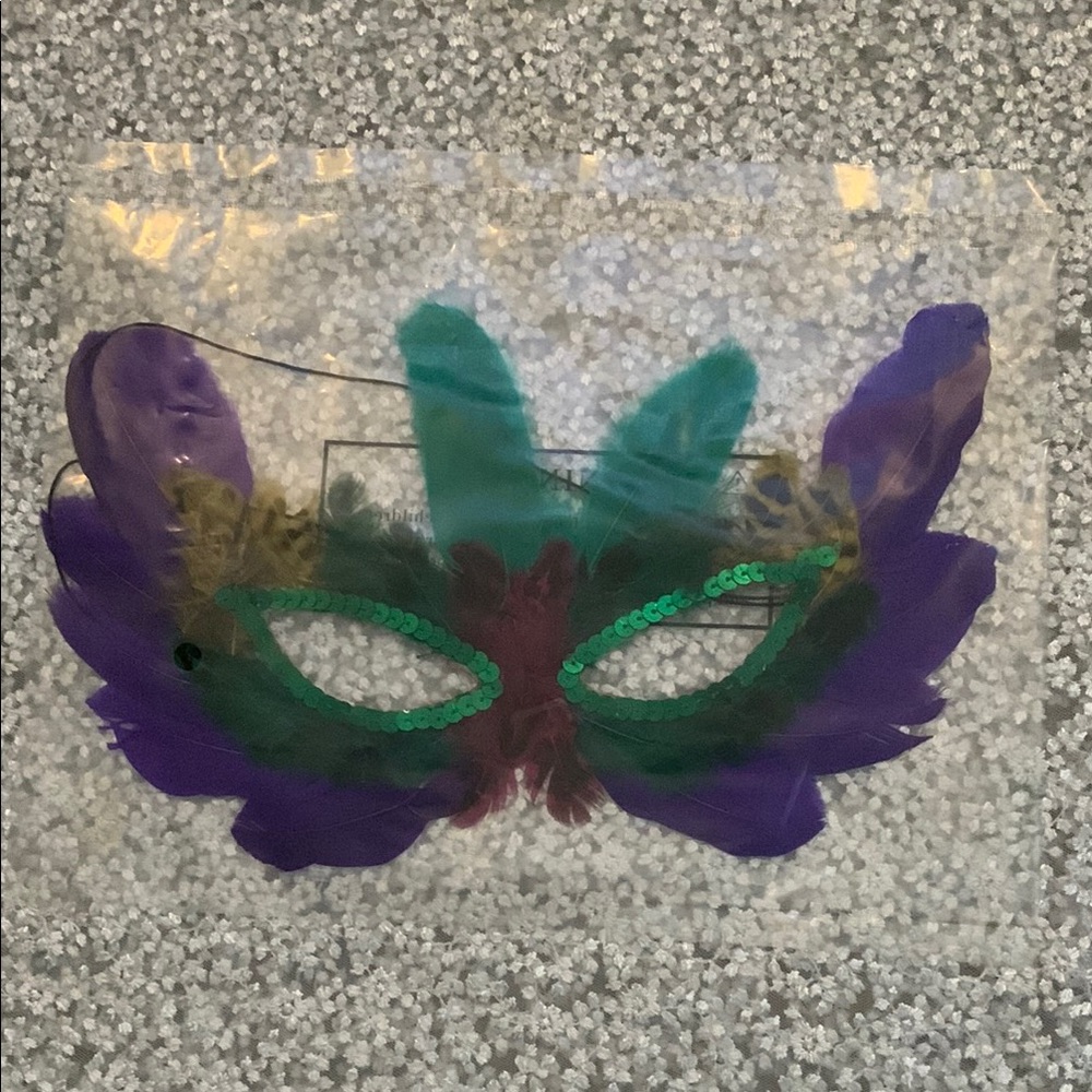 Oriental Trading Co NIP Feathered Party Mask - Purple, Green, Gold
